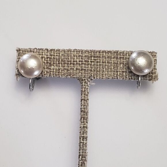 VINTAGE JAPAN Screwback Faux Button Pearl Earrings Champagne - Picture 1 of 8